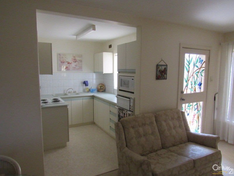 9/2 Parkin Street, Rockingham WA 6168