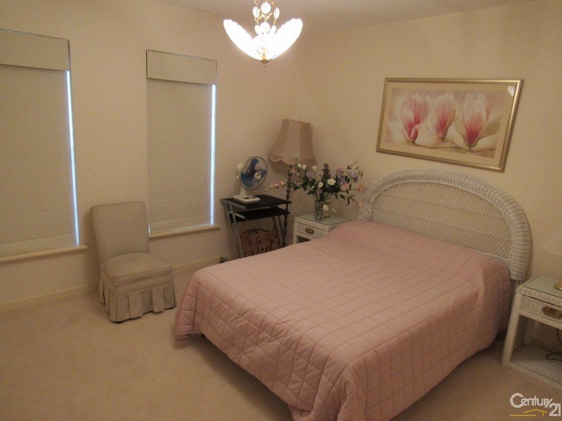 9/2 Parkin Street, Rockingham WA 6168