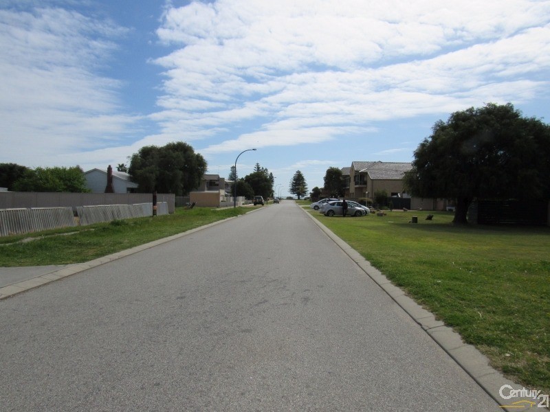 9/2 Parkin Street, Rockingham WA 6168