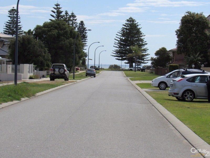 9/2 Parkin Street, Rockingham WA 6168