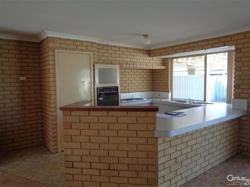 7 Brighton Close, Warnbro WA 6169