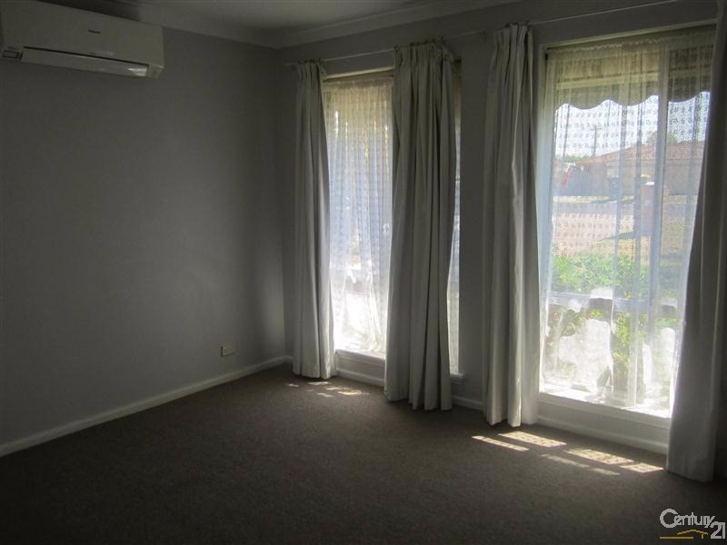 19 Varley Crescent, Cooloongup WA 6168