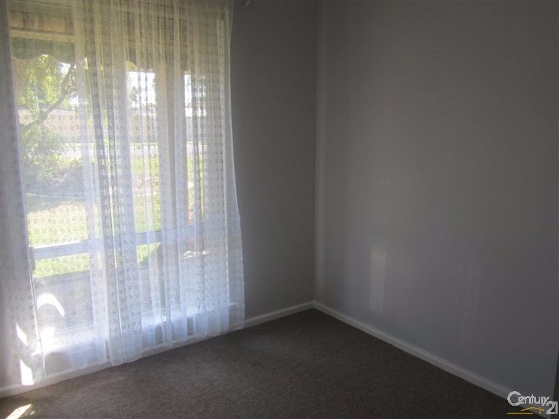 19 Varley Crescent, Cooloongup WA 6168