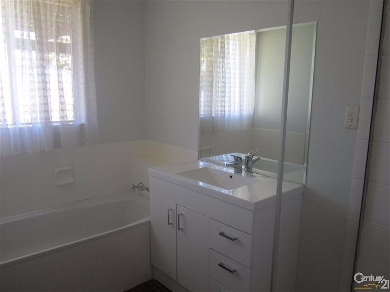 19 Varley Crescent, Cooloongup WA 6168