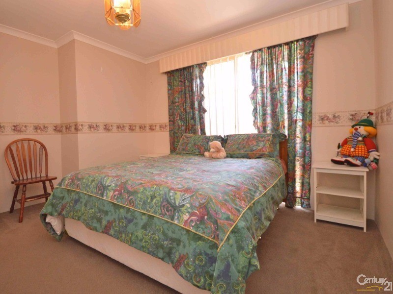4 St Michaels Court, Cooloongup WA 6168