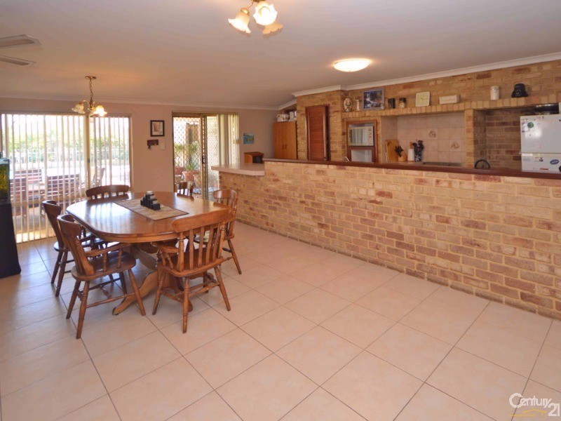 4 St Michaels Court, Cooloongup WA 6168