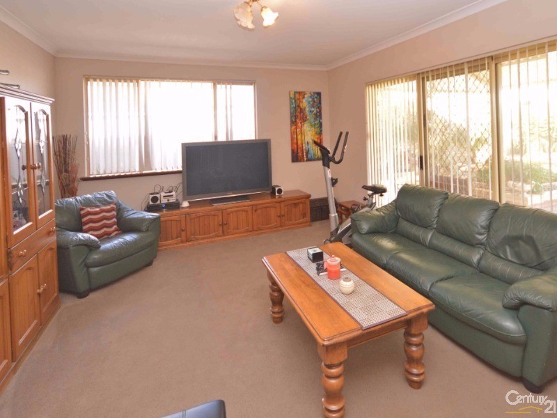 4 St Michaels Court, Cooloongup WA 6168
