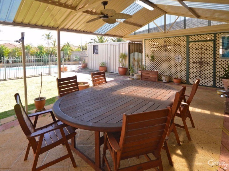 4 St Michaels Court, Cooloongup WA 6168
