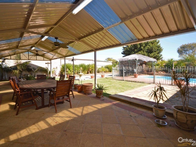 4 St Michaels Court, Cooloongup WA 6168