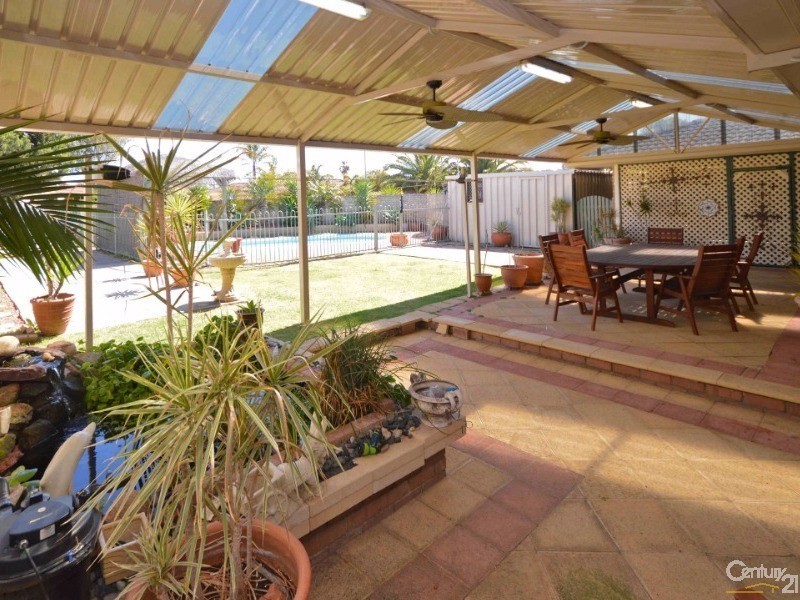 4 St Michaels Court, Cooloongup WA 6168