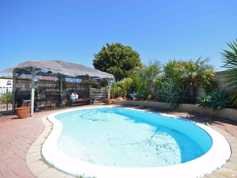 4 St Michaels Court, Cooloongup WA 6168