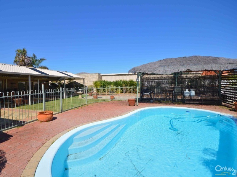 4 St Michaels Court, Cooloongup WA 6168