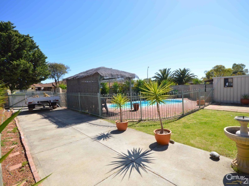 4 St Michaels Court, Cooloongup WA 6168