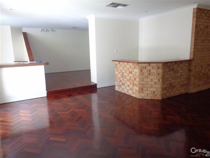 521 Safety Bay Road, Waikiki WA 6169