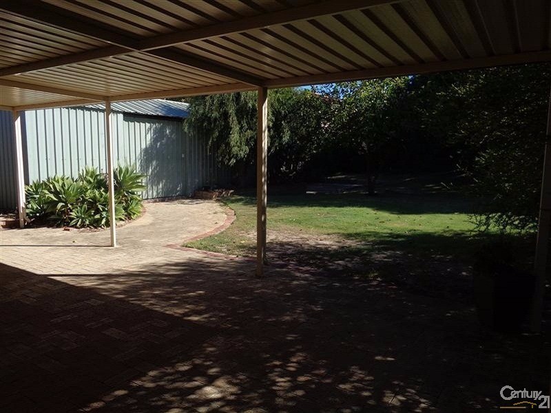 521 Safety Bay Road, Waikiki WA 6169