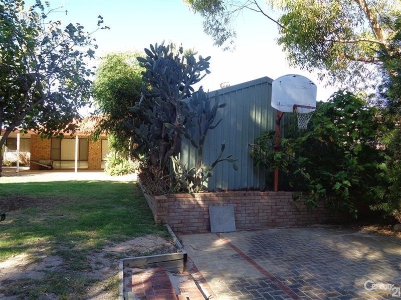 521 Safety Bay Road, Waikiki WA 6169