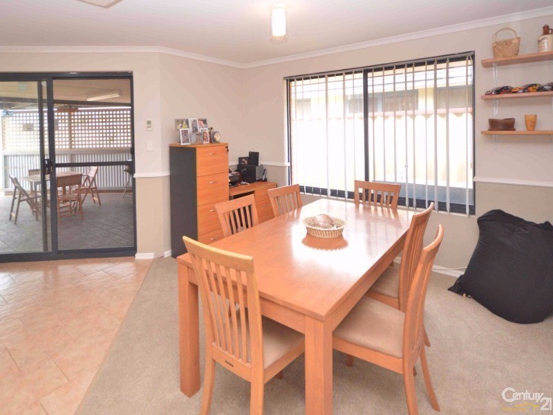 28 Benbecula Loop, Port Kennedy WA 6172