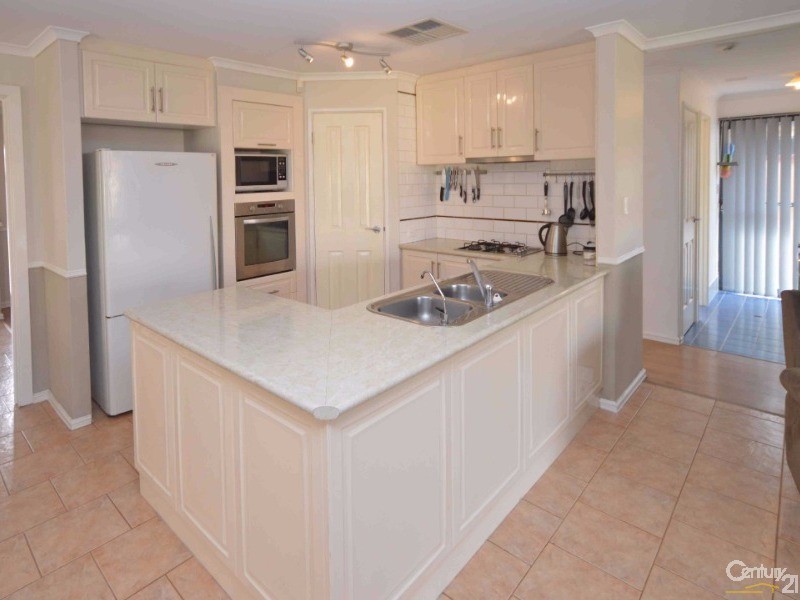 28 Benbecula Loop, Port Kennedy WA 6172