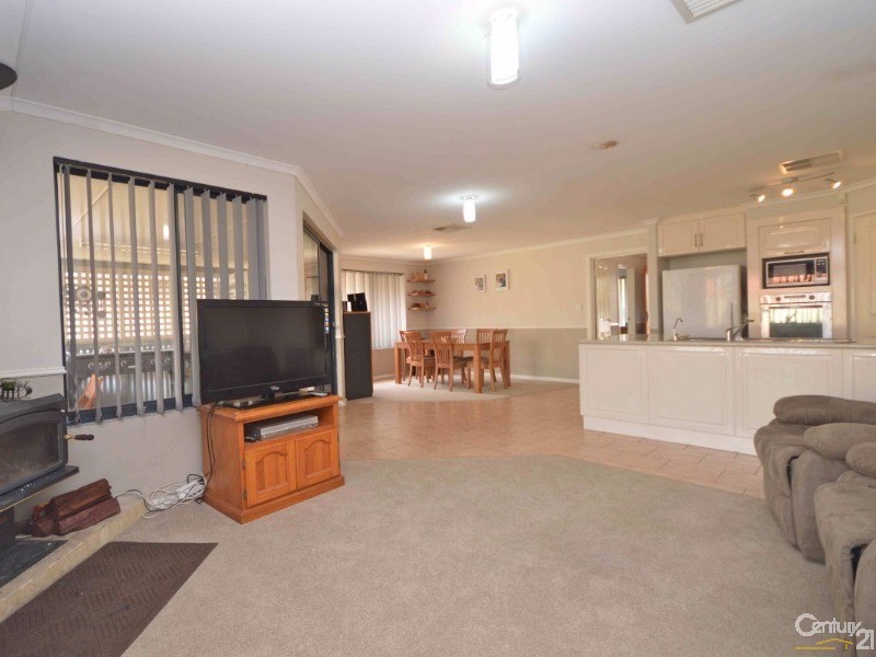 28 Benbecula Loop, Port Kennedy WA 6172