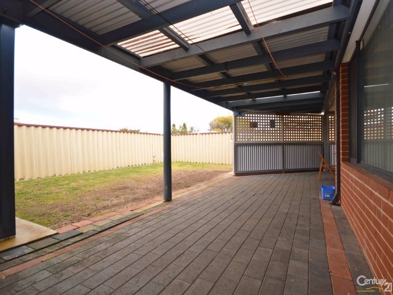 28 Benbecula Loop, Port Kennedy WA 6172