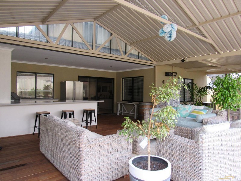 50 Bancoura Parkway, Secret Harbour WA 6173