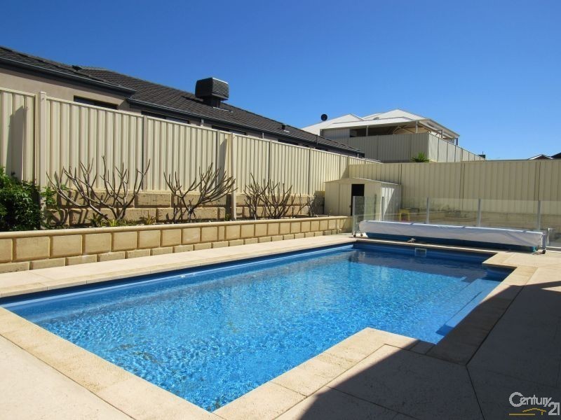 50 Bancoura Parkway, Secret Harbour WA 6173