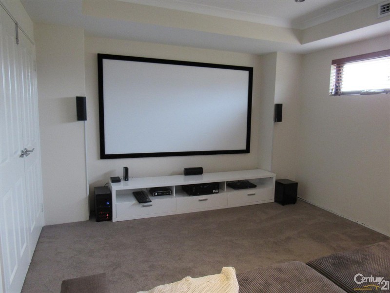 50 Bancoura Parkway, Secret Harbour WA 6173