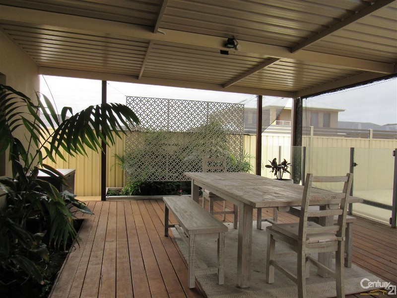 50 Bancoura Parkway, Secret Harbour WA 6173