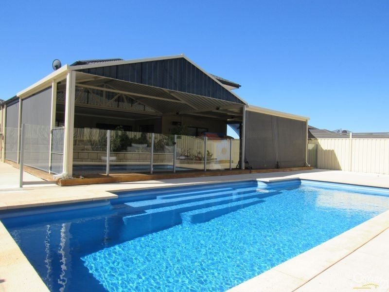 50 Bancoura Parkway, Secret Harbour WA 6173