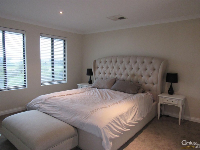 50 Bancoura Parkway, Secret Harbour WA 6173