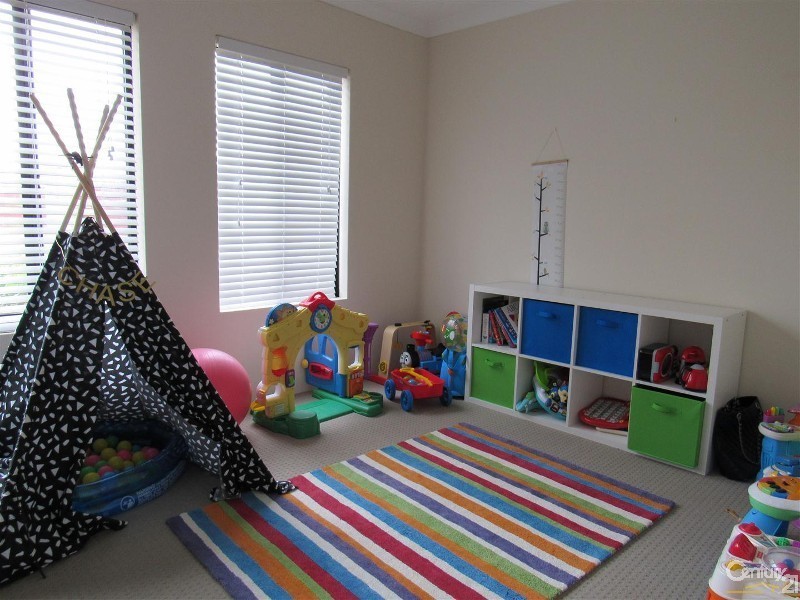 50 Bancoura Parkway, Secret Harbour WA 6173