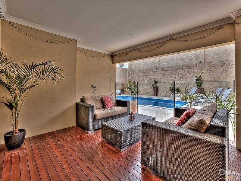 12 Nambucca Way, Secret Harbour WA 6173