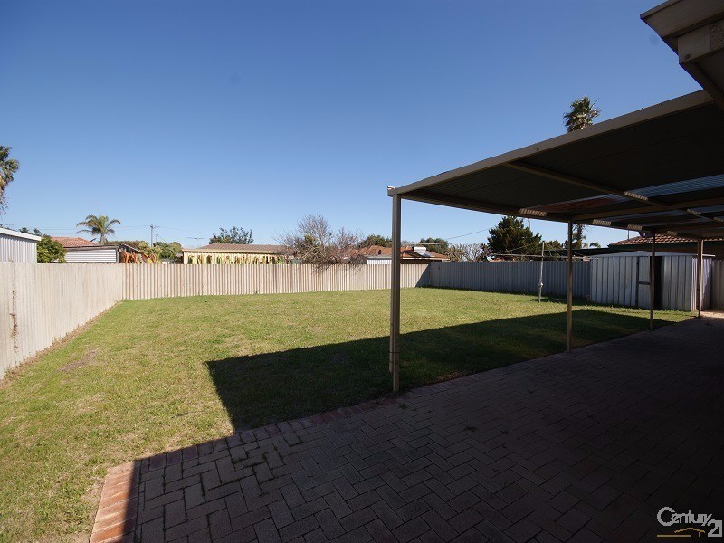 18 Jubilee Drive, Waikiki WA 6169