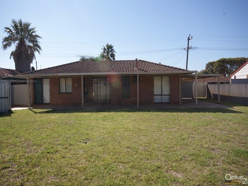 18 Jubilee Drive, Waikiki WA 6169