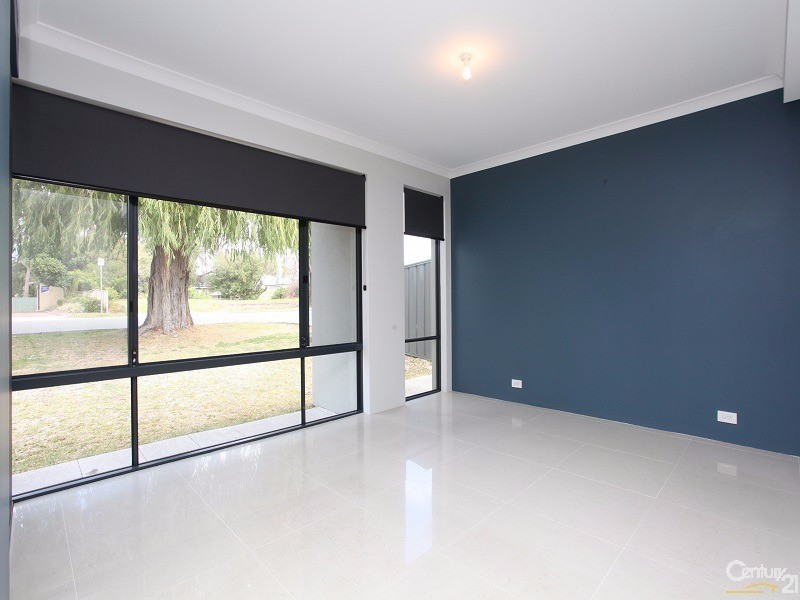 198 Safety Bay Road, Safety Bay WA 6169