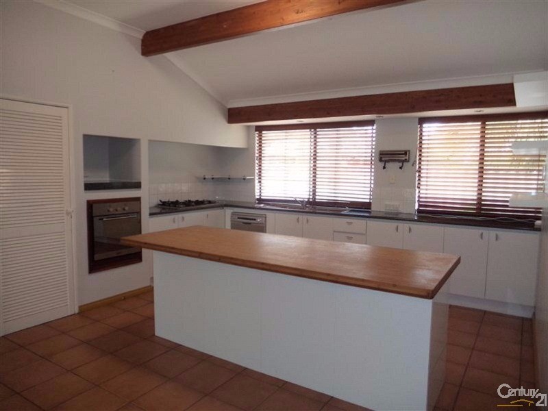 16 Timberlane Loop, Cooloongup WA 6168