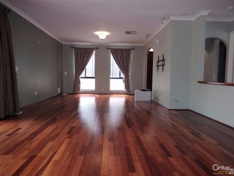 16 Timberlane Loop, Cooloongup WA 6168