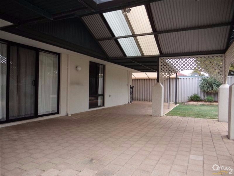 16 Timberlane Loop, Cooloongup WA 6168