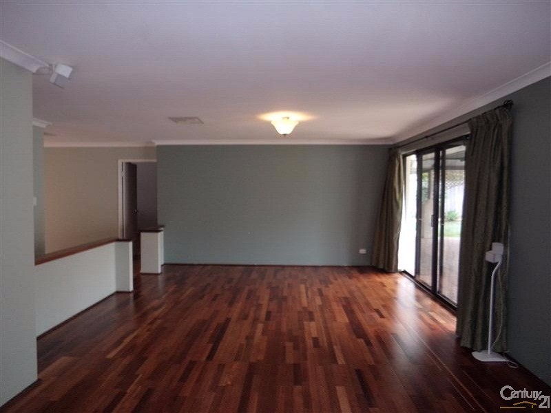 16 Timberlane Loop, Cooloongup WA 6168