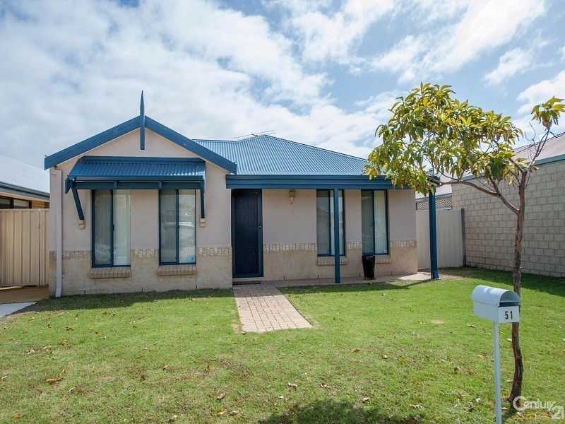51 Zaragoza Drive, Port Kennedy WA 6172