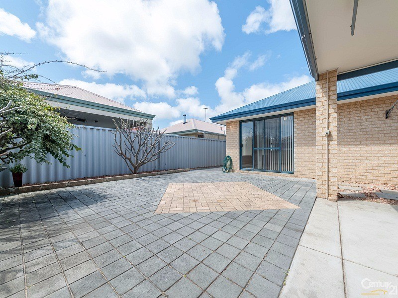 51 Zaragoza Drive, Port Kennedy WA 6172