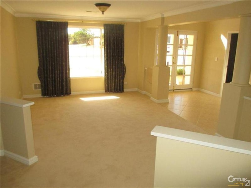 10 Sao Jorge Green, Secret Harbour WA 6173