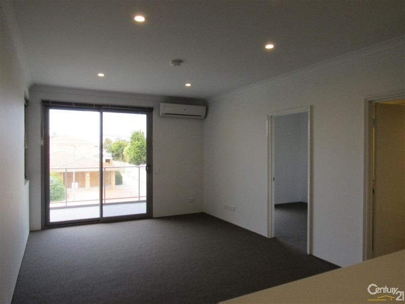 3/102 Kent Street, Rockingham WA 6168