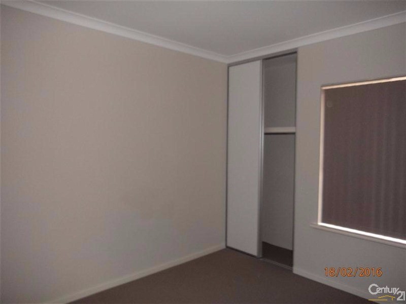 9/16 Westlinton Circle, Waikiki WA 6169