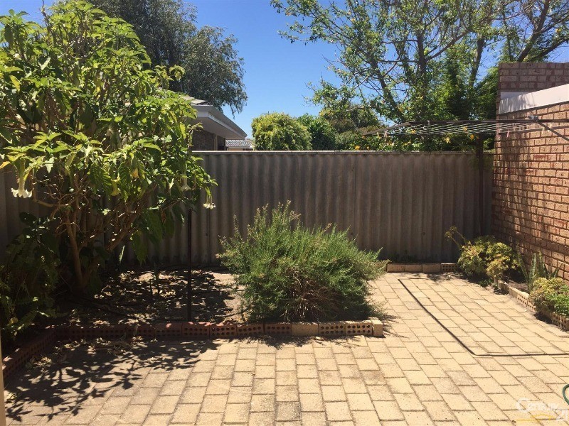17/8 Merope Close, Rockingham WA 6168