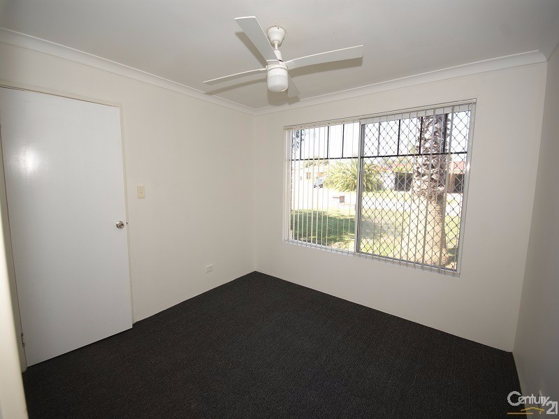 13 Dundee Close, Warnbro WA 6169