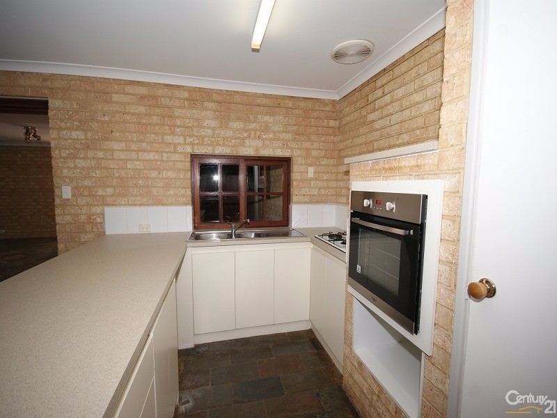 13 Dundee Close, Warnbro WA 6169