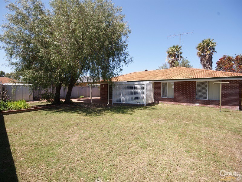 13 Dundee Close, Warnbro WA 6169