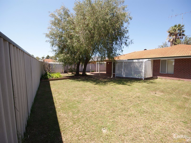 13 Dundee Close, Warnbro WA 6169
