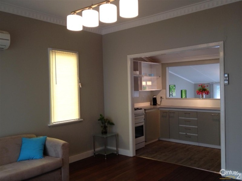 34 Hubbard Way, Medina WA 6167